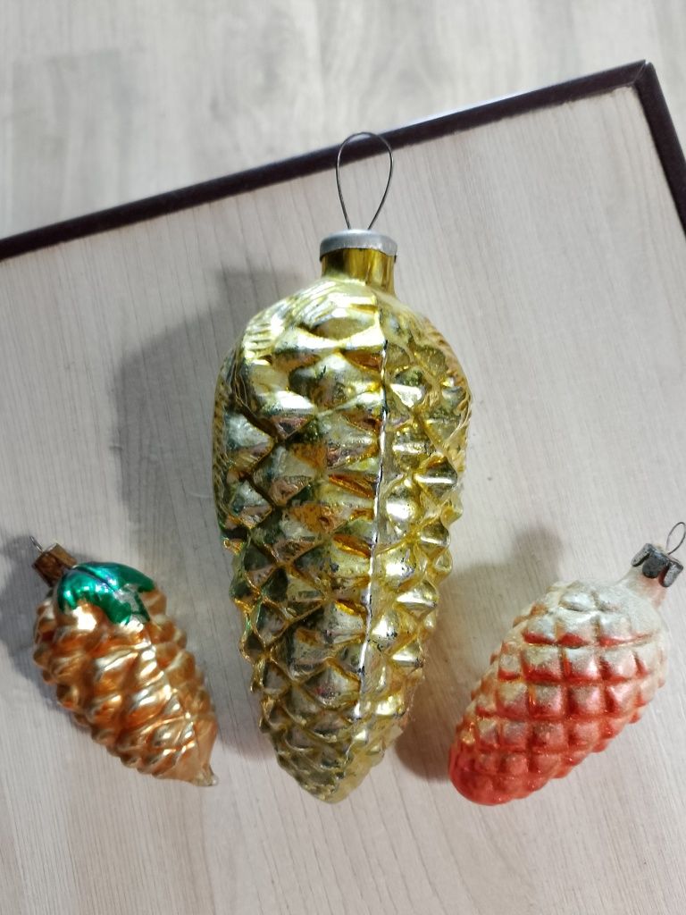 Ялинкові іграшки срср.