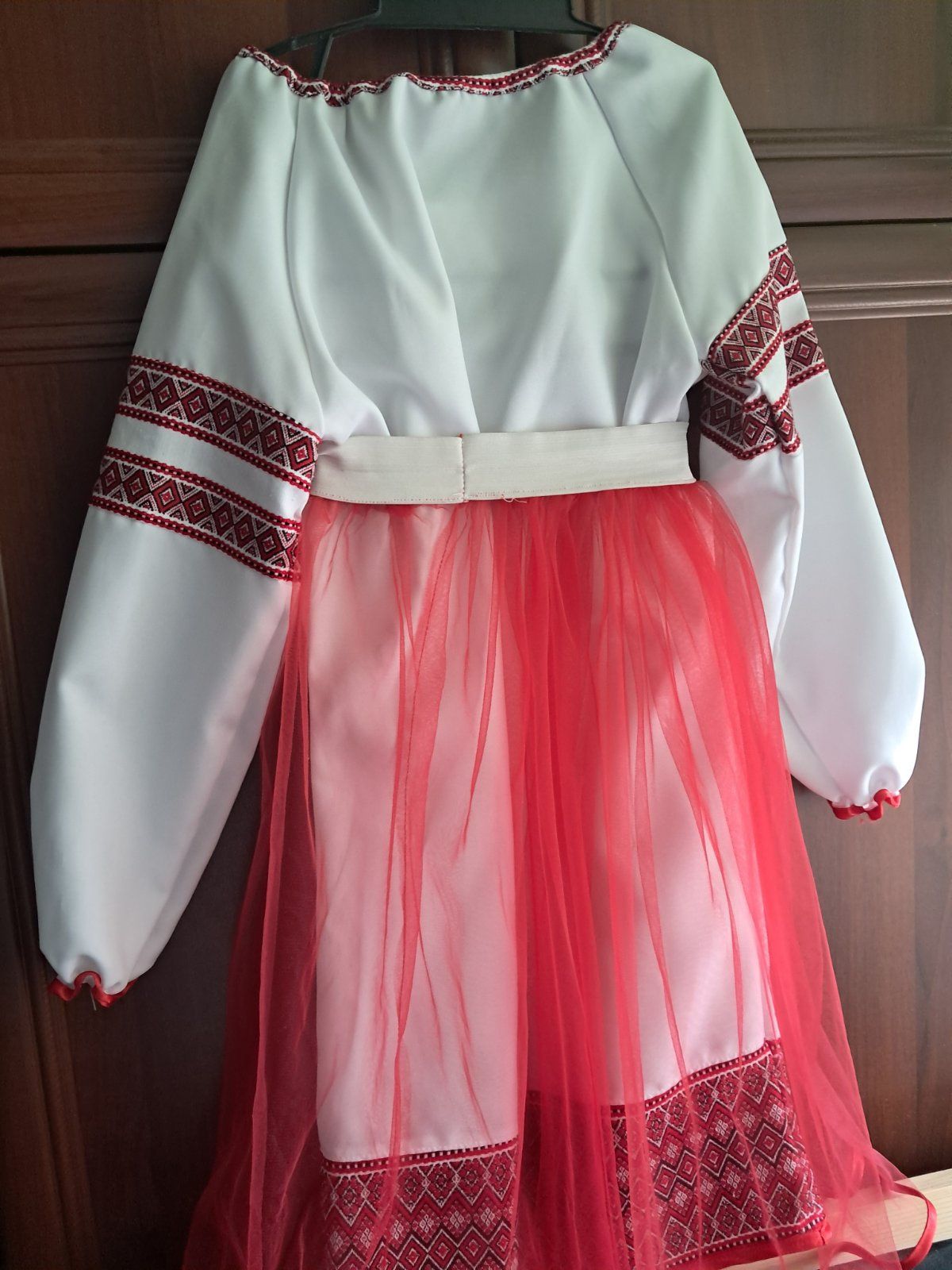 Вишите Плаття для дівчинки.