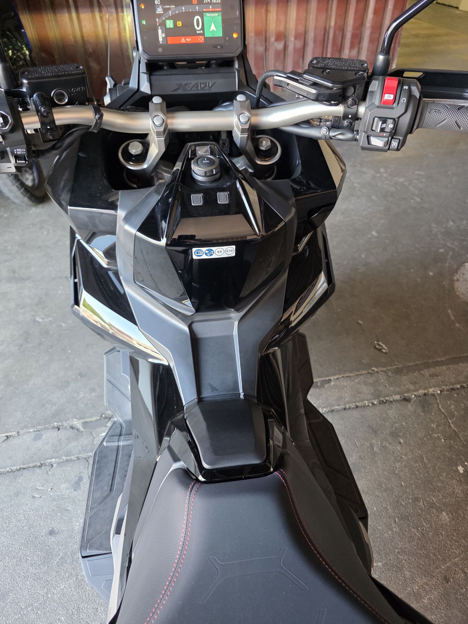 Honda  Xadv 2025