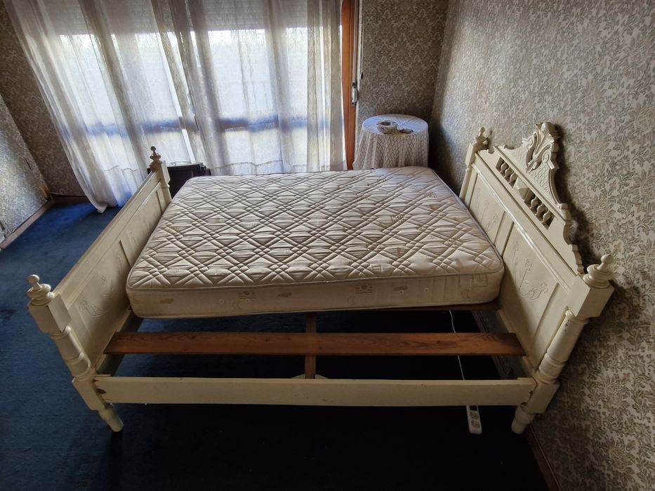 Vendo cama antiga lacada