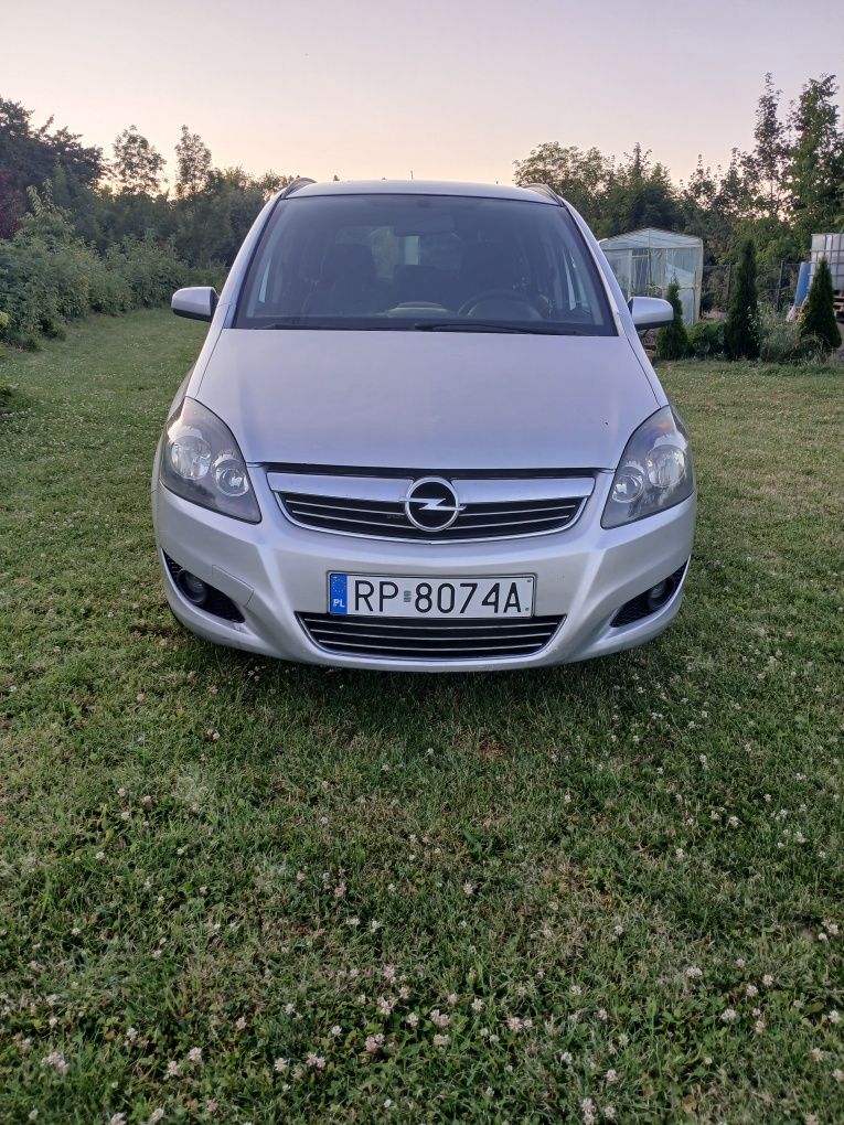 Opel Zafira B 1.9cdti 120km 7 osobowa. 2008rok