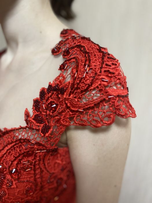 Гіпюрна мереживна вечірня сукня, продаж/оренда