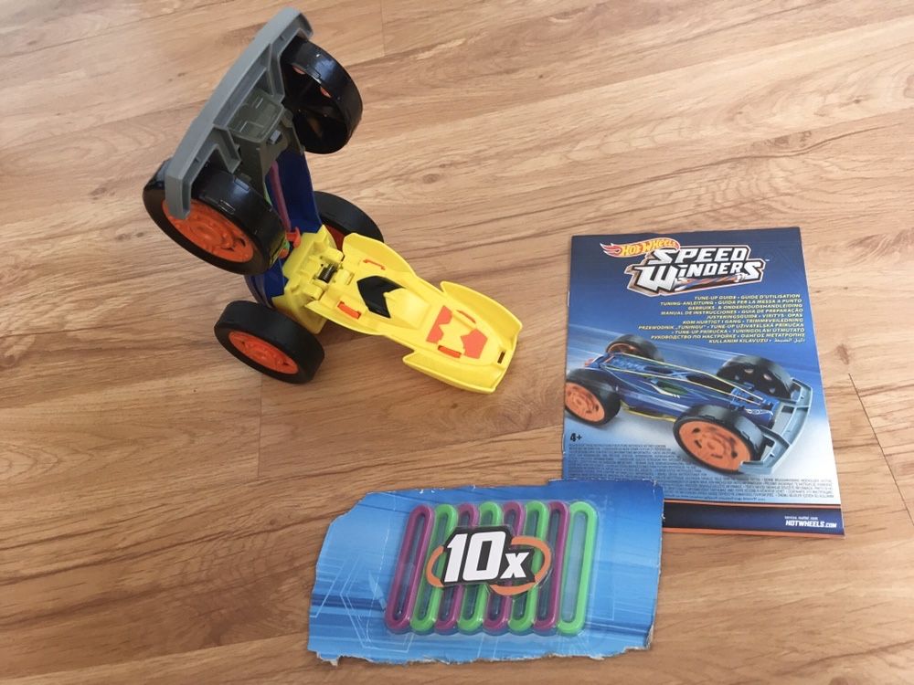 HotWheels duży autonakręciak i 10 gum