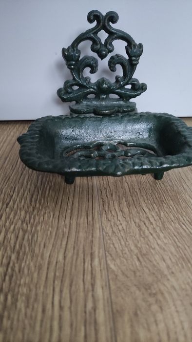 Mydelniczka żeliwna