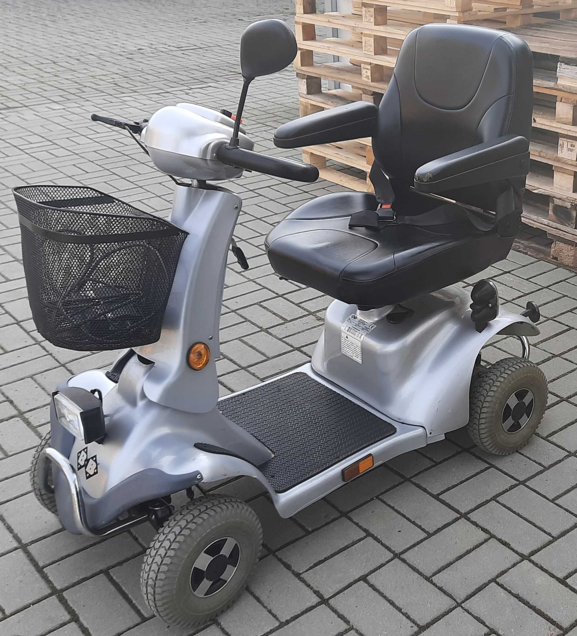 Skuter wózek inwalidzki elektryczny skutery wózki Invacare Orion