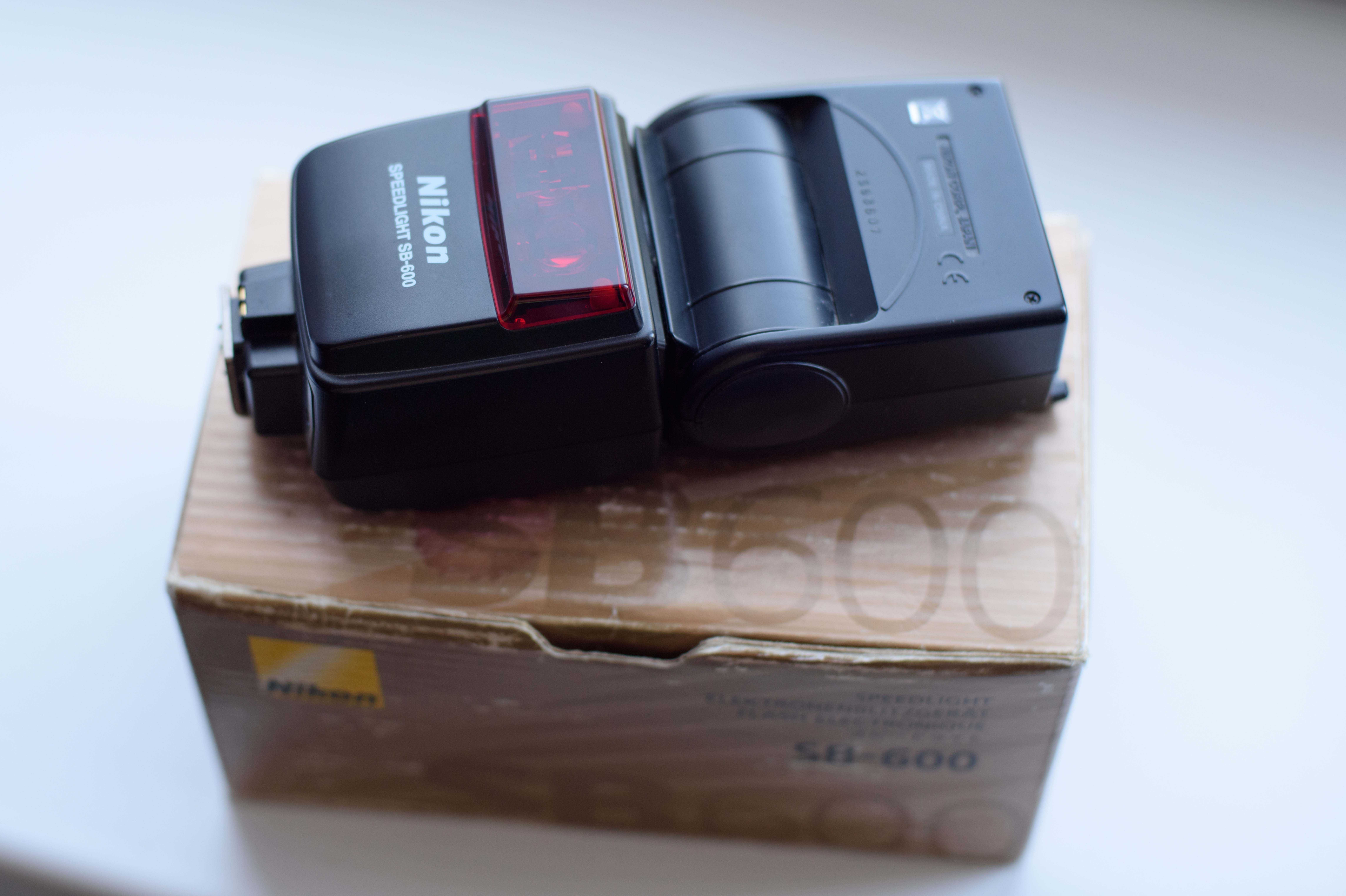 Фотоспалах Nikon Speedlight SB-600