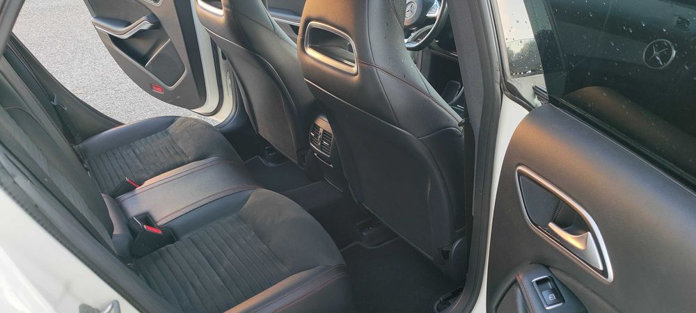 Mercedes-Benz CLA 180 d Shooting Brake 7G-DCT AMG-Line - 17