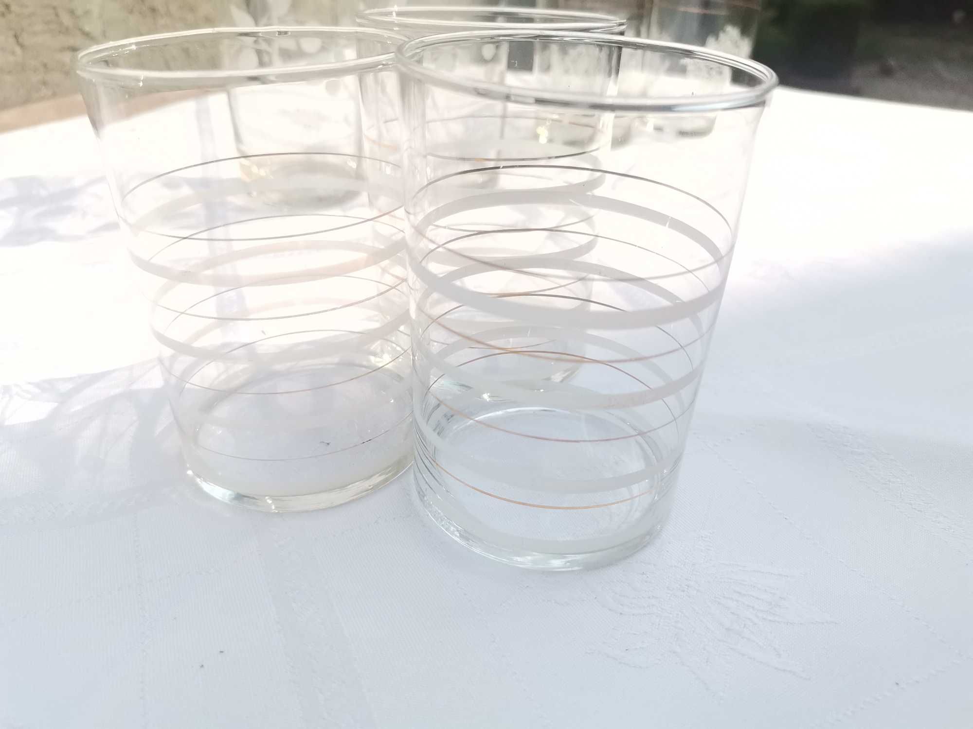 3 szklanki z PRL