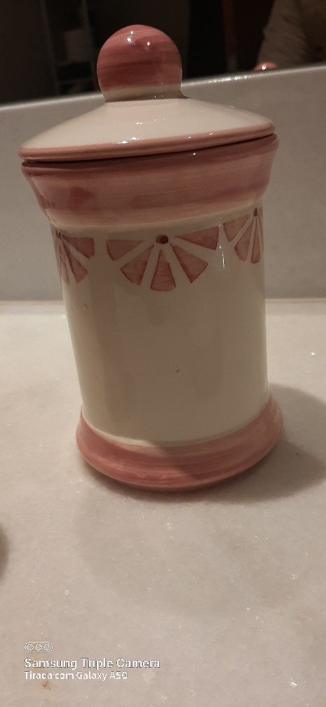 Decoração  WC rosa, marca Alcobaça