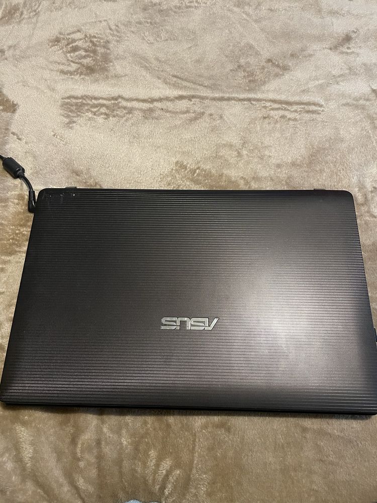 Ноутбук ASUS