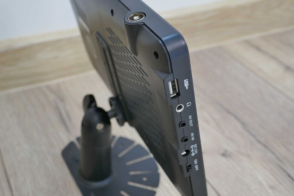 Mały telewizorek Manta LED903 USB/DVB-T