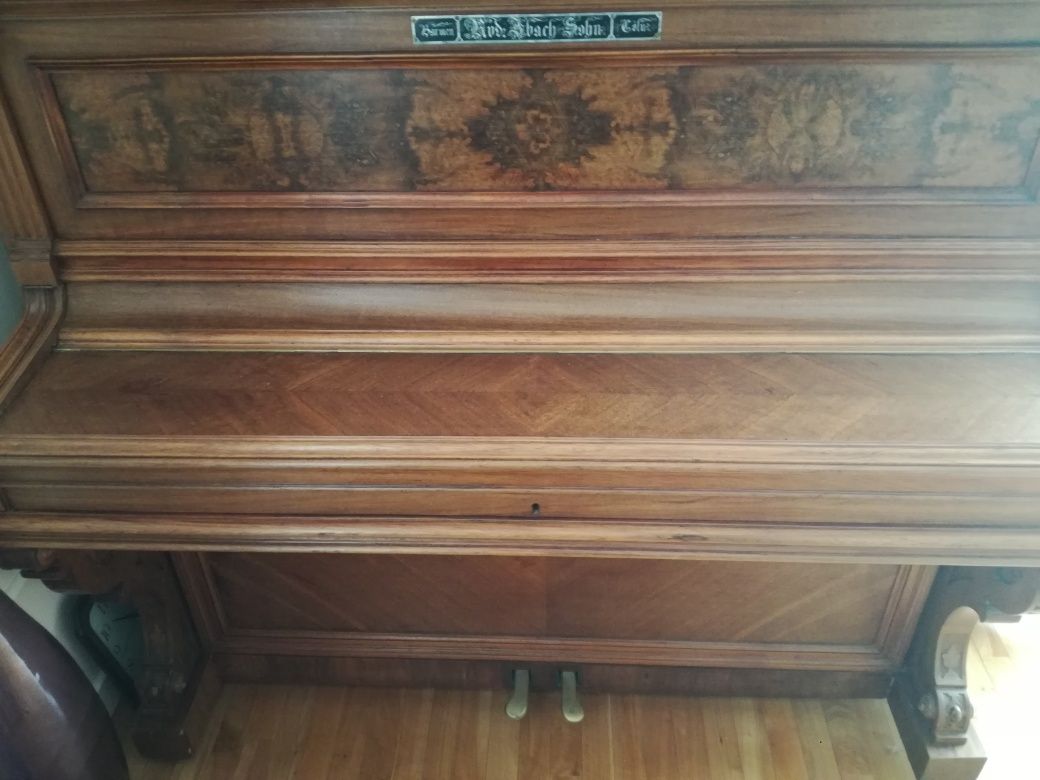 Pianino barek po renowacji komoda