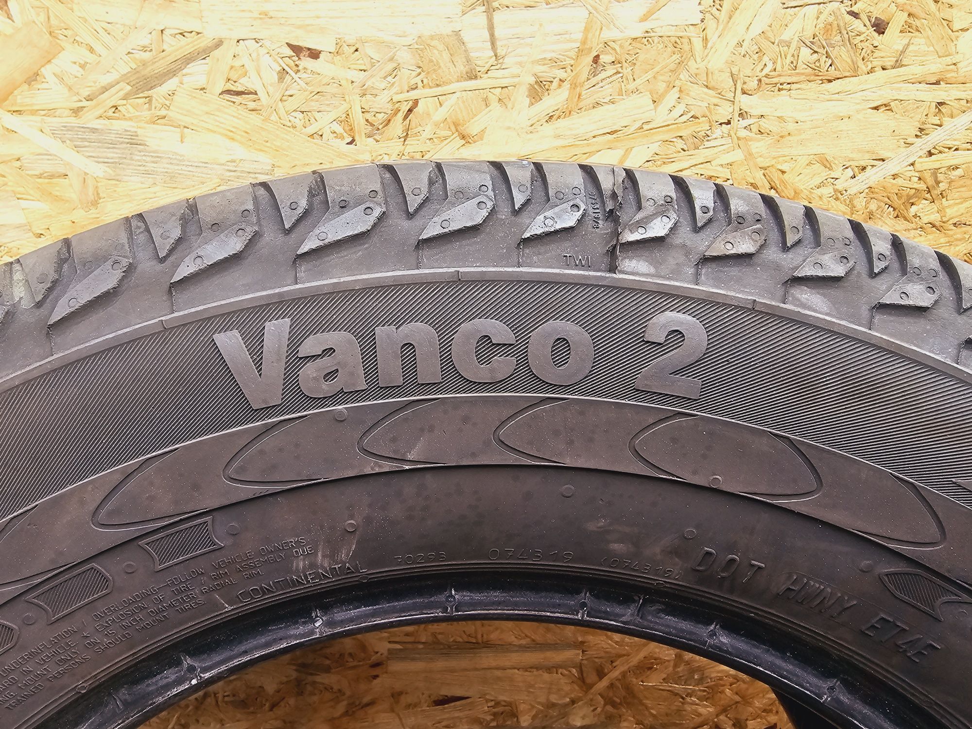 BDB Stan!! 8mm. 205/70 r15C Continetal Vanco 2