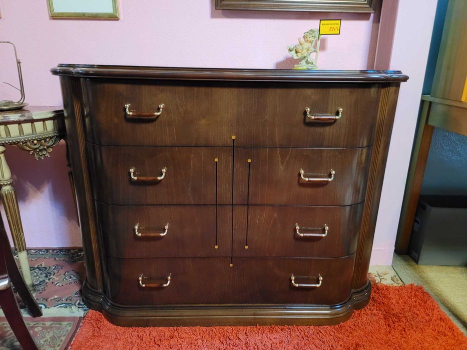 Grande cómoda - Muito bom estado geral