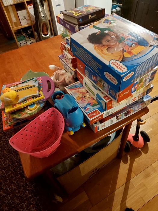 Zabawki, gry, książeczki, hulajnoga, puzzle mata, puzzle itp