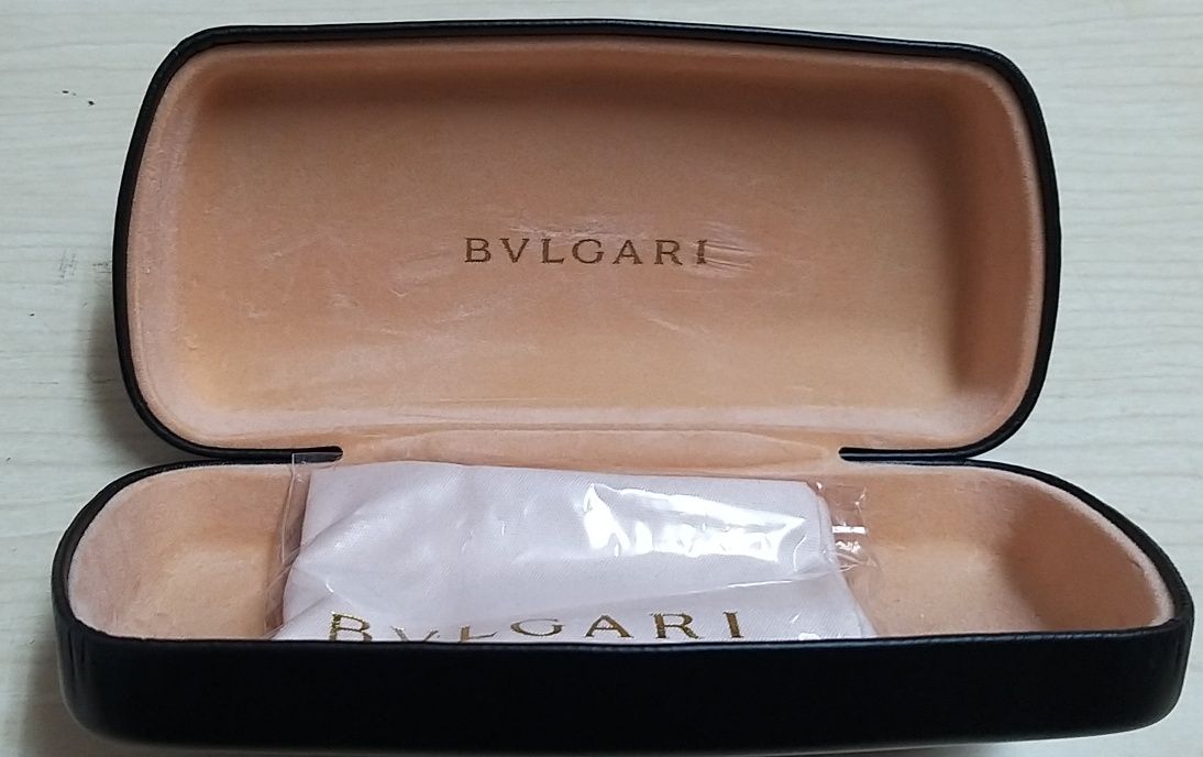 Caixa para Óculos Bvlgari.