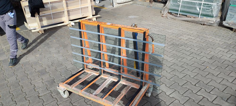 Szyby laminowane, hartowane nowe, doskonałe na balustrady 182  szt.