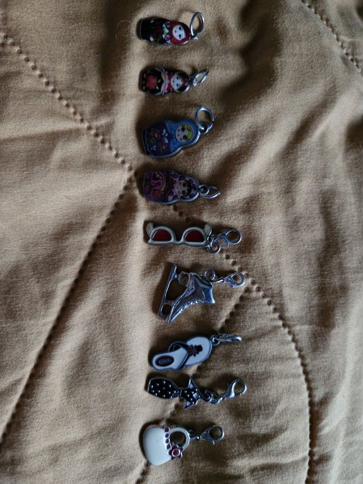 Kolczyki, wisiorki, pierścionki