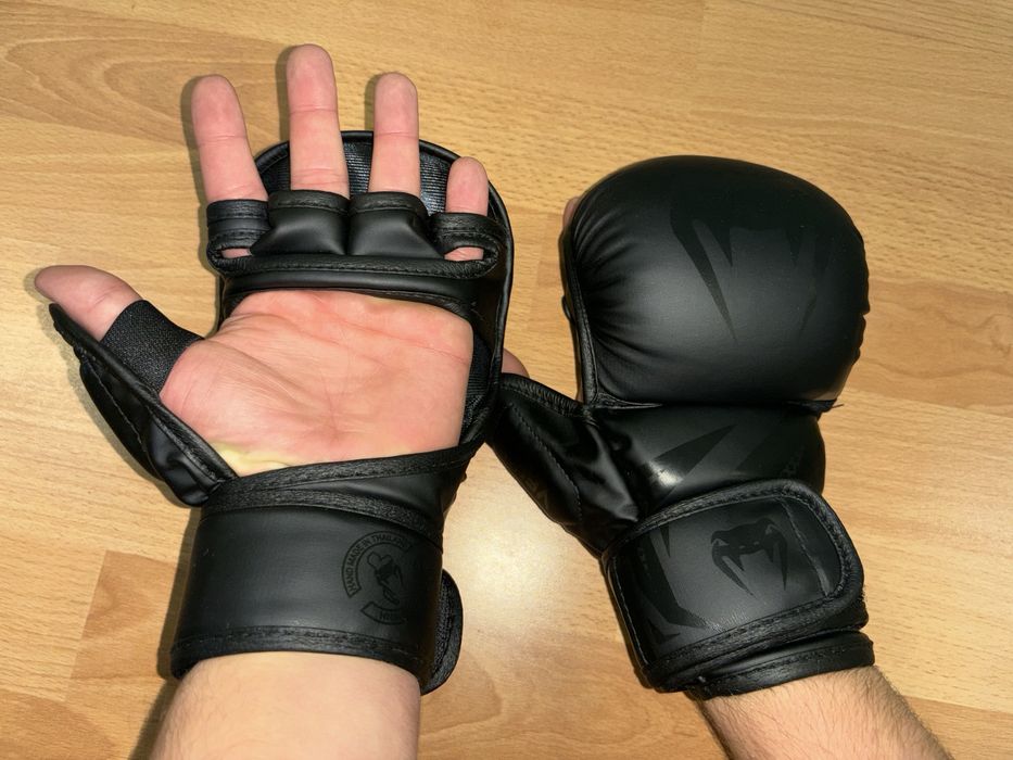Перчатки Venom для MMA/тайский бокс на 8 oz