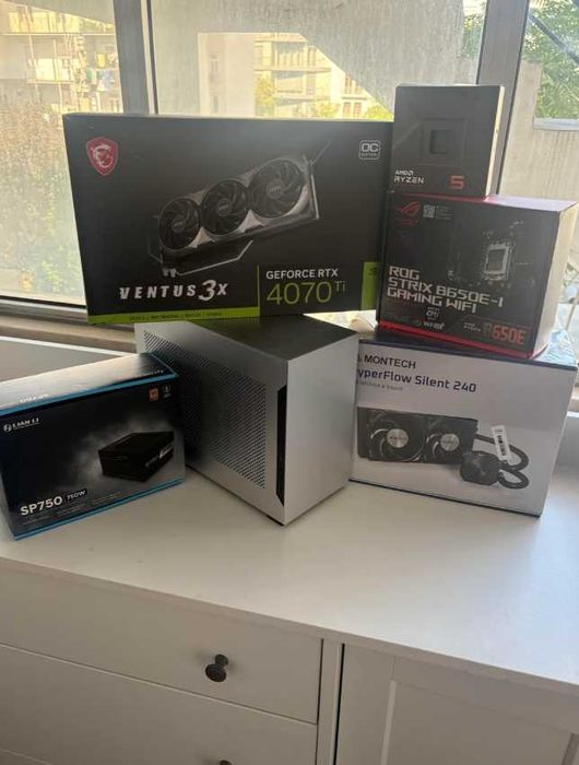 Torre Gaming ITX - RTX 4070Ti / Ryzen 5 8400f