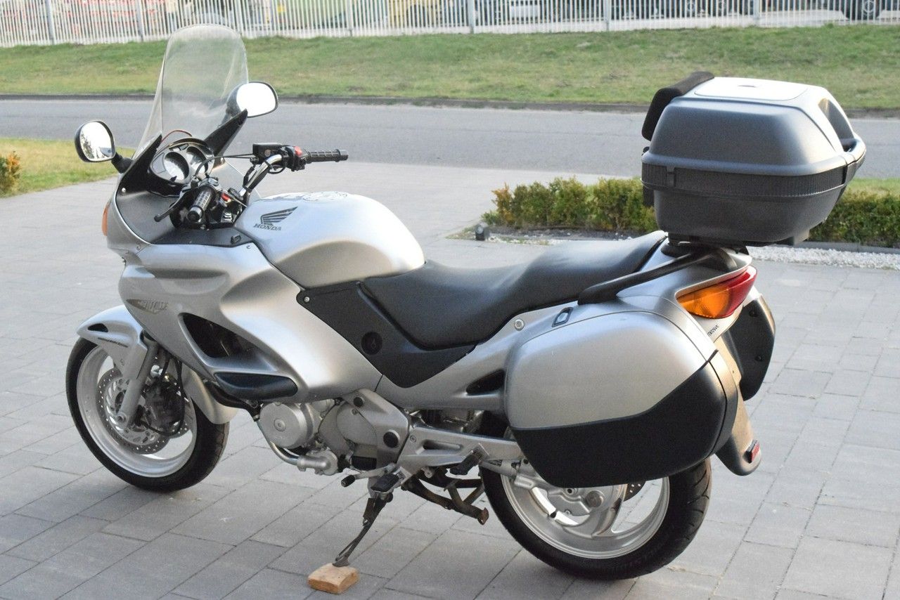 Honda NT 650 Ładny stan, 2 ręka, KSIĄŻKA, dok. na km, z D***