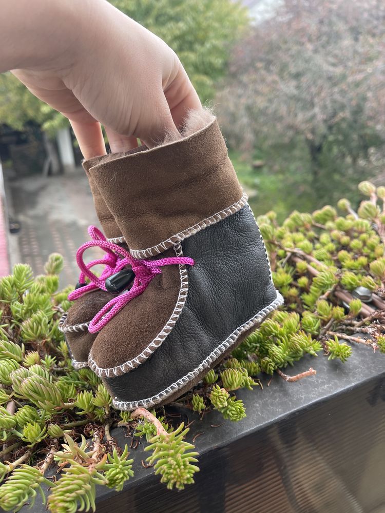 Обувь для новорожденных теплая