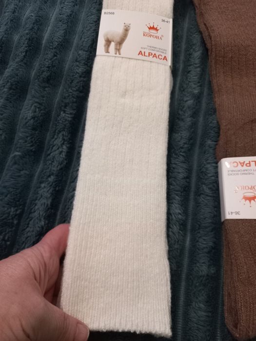 Теплі підколінники/гольфы із шерсті альпаки, білі і різнокольорві .