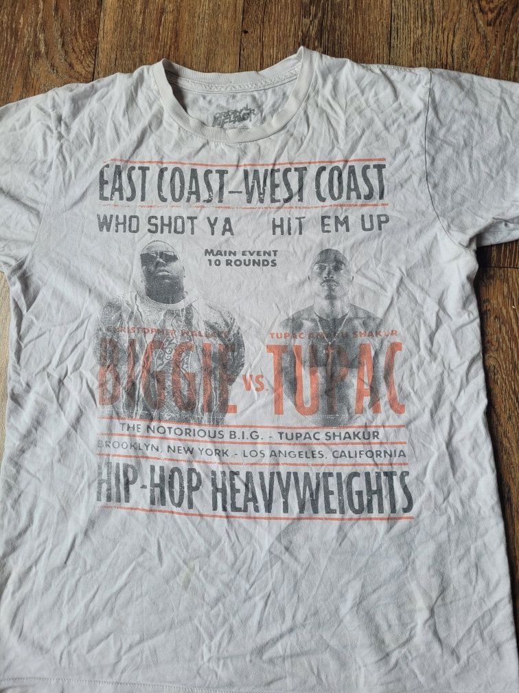 Biggie vs 2Pac east coast vs west coast t-shirt