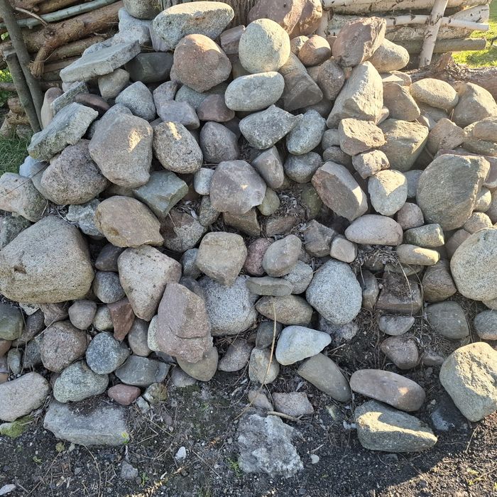 Kamień polny otoczak.