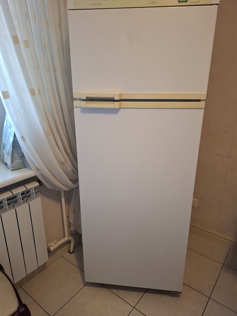 Продам холодильник Atlant