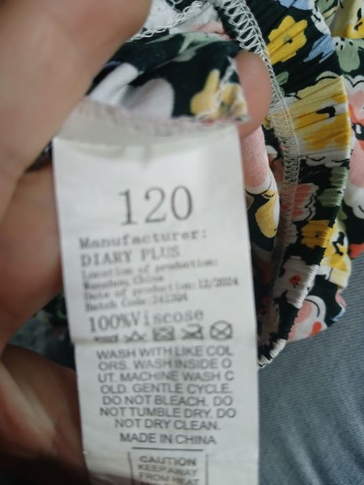 Piękne alladynki haremki w kwiaty 120 cm dziewczynka