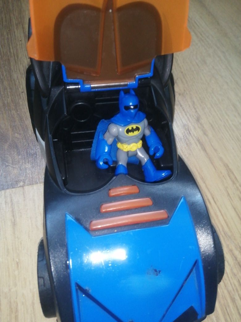 Batmobil + Figurka Batman