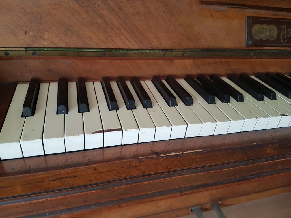 pianino antyk sprawne