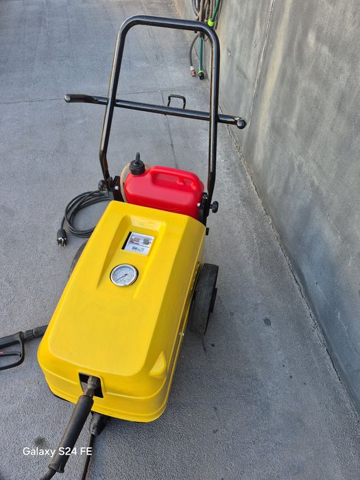 Máquina Industrial para Lavar com Alta Pressão 200bar