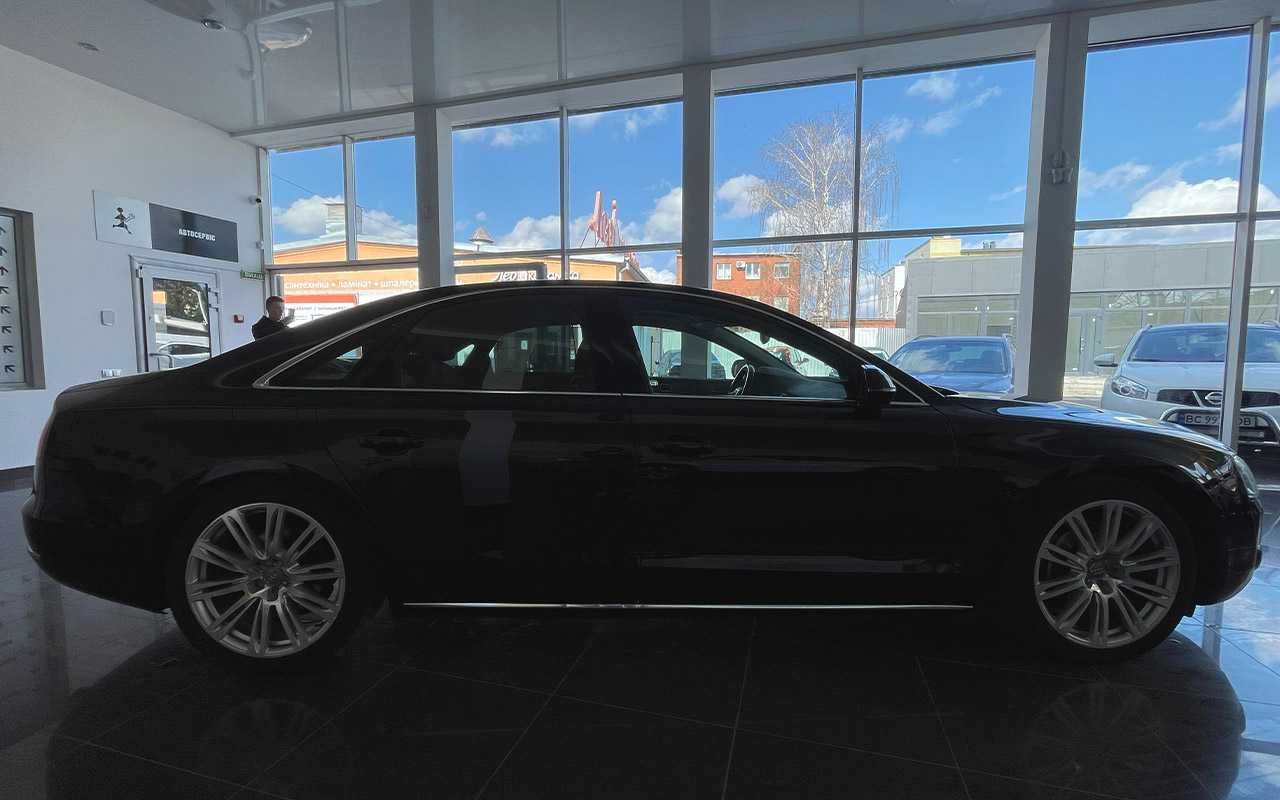 Audi A8 2013 року