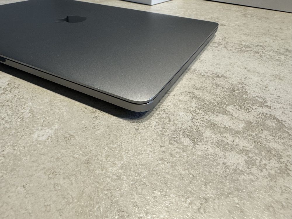 Macbook Pro M1 8/256 space gray