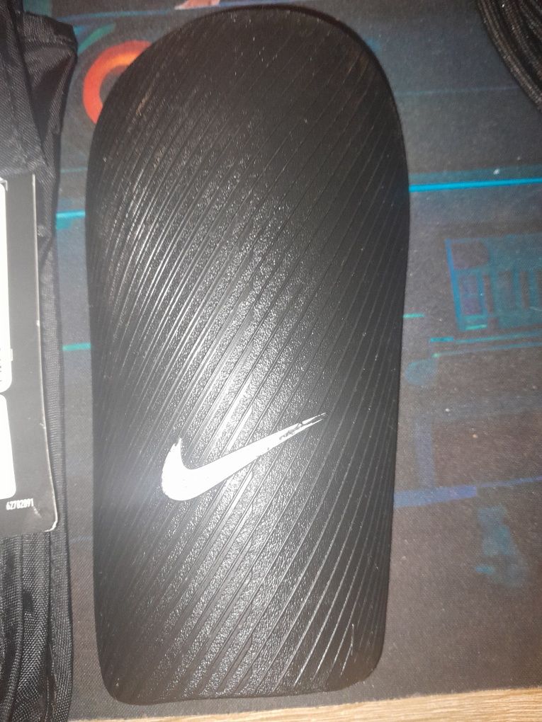 Caneleiras Nike + Saco Adidas Tiro SG LGE – 25