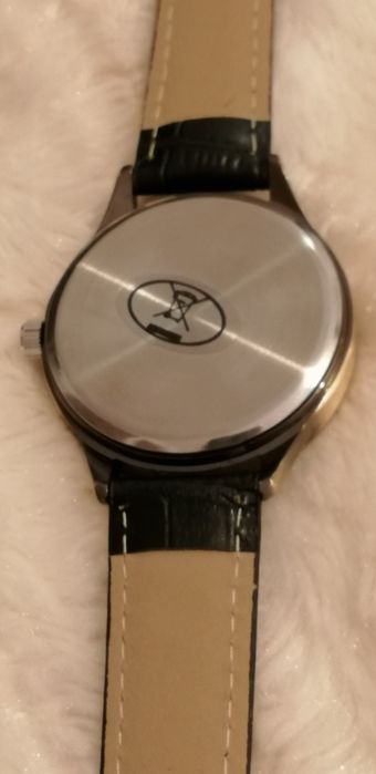 Zegarek z motywem mapa globusa patynowany i prezent budzik