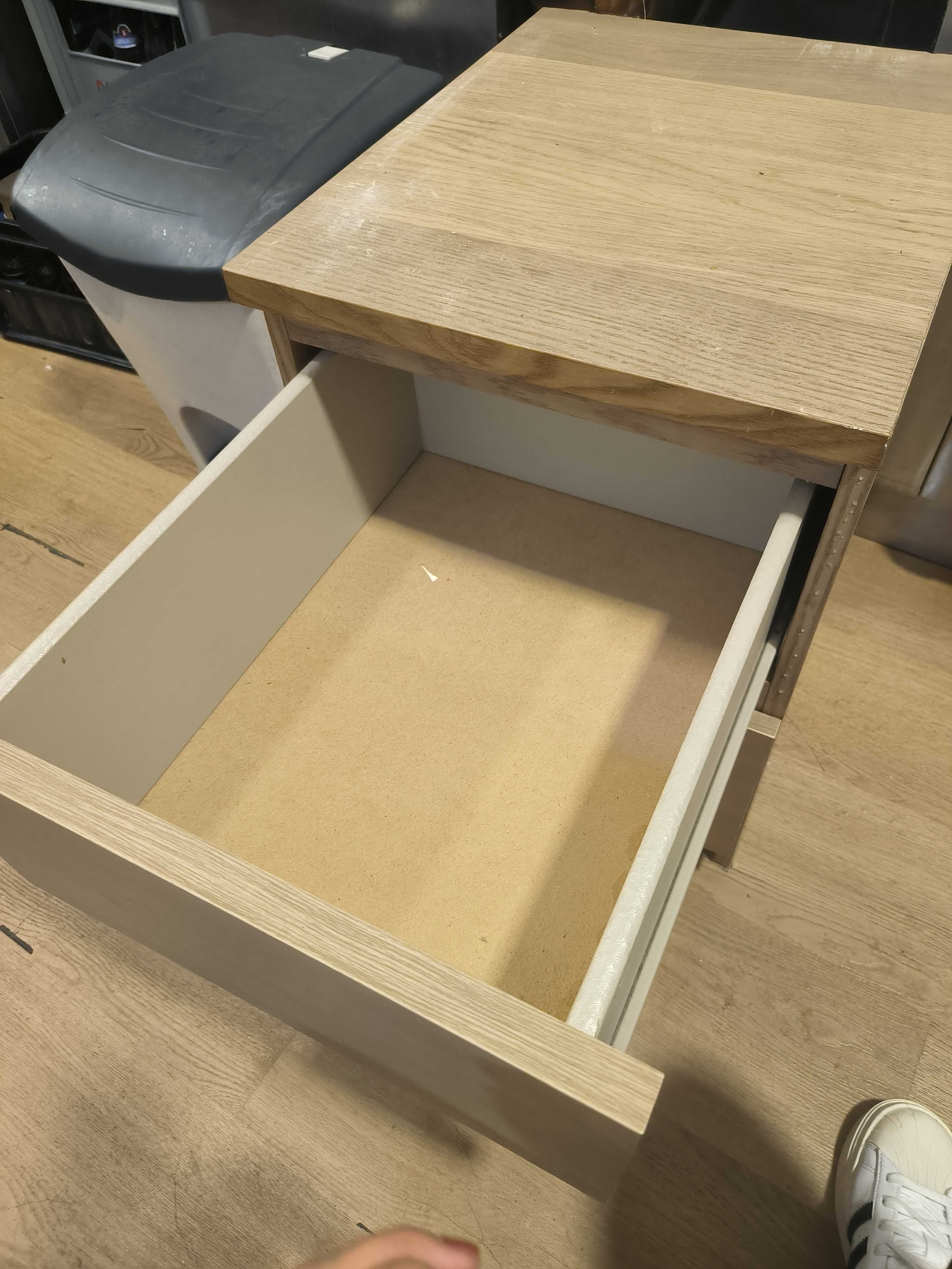 Mesa de cabeceira