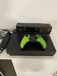 Konsola Xbox One X i kineckt