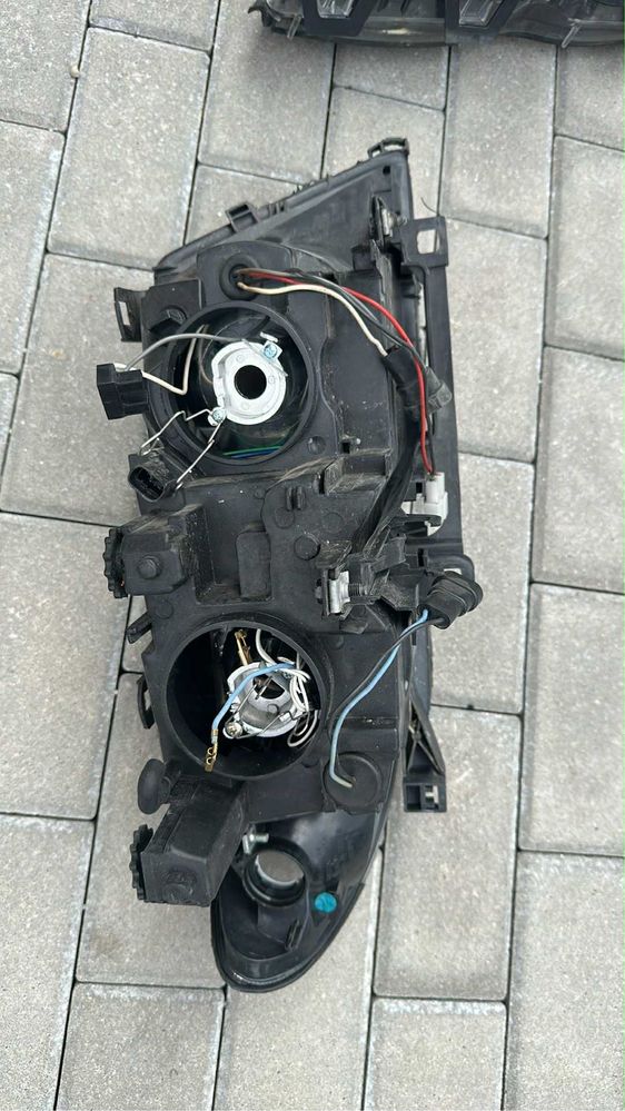 BMW E46 sedan lift lampy / reflektory przednie kompletne / ringi