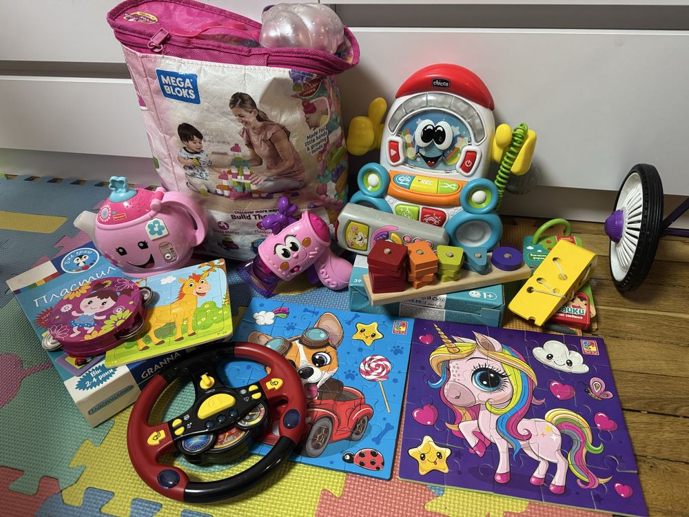 Дитячі іграшки пазли chicco fisher price