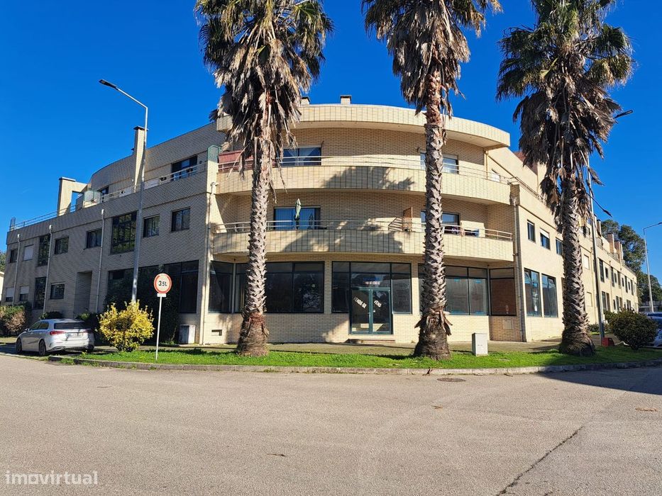 Fantástica loja na Madalena, Vila Nova de Gaia