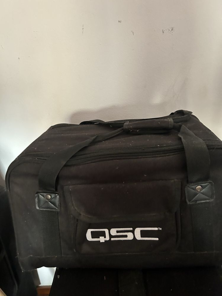 Coluna QSC K8 Bom estado