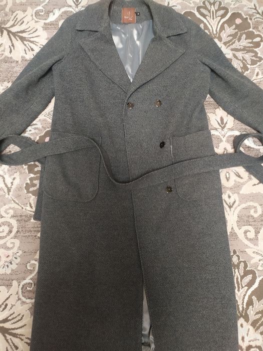 Пальто осіннє,розмір 46, практично нове