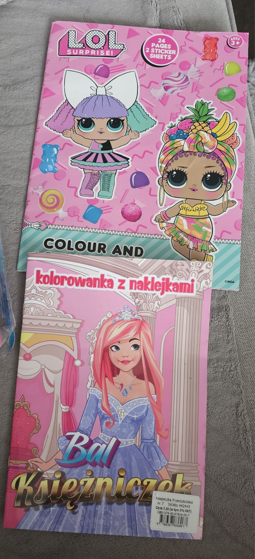 Wyprzedaż Lalka Barbie w stroju kąpielowy plus lol książeczka z naklej