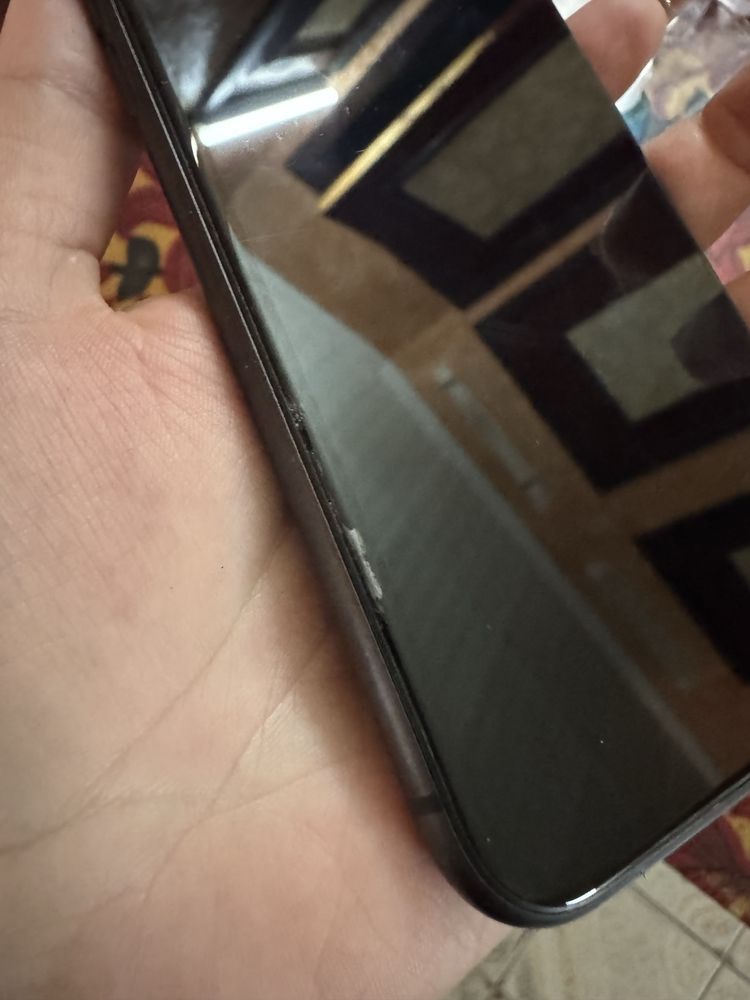 Продам iPhone 11 R-sim