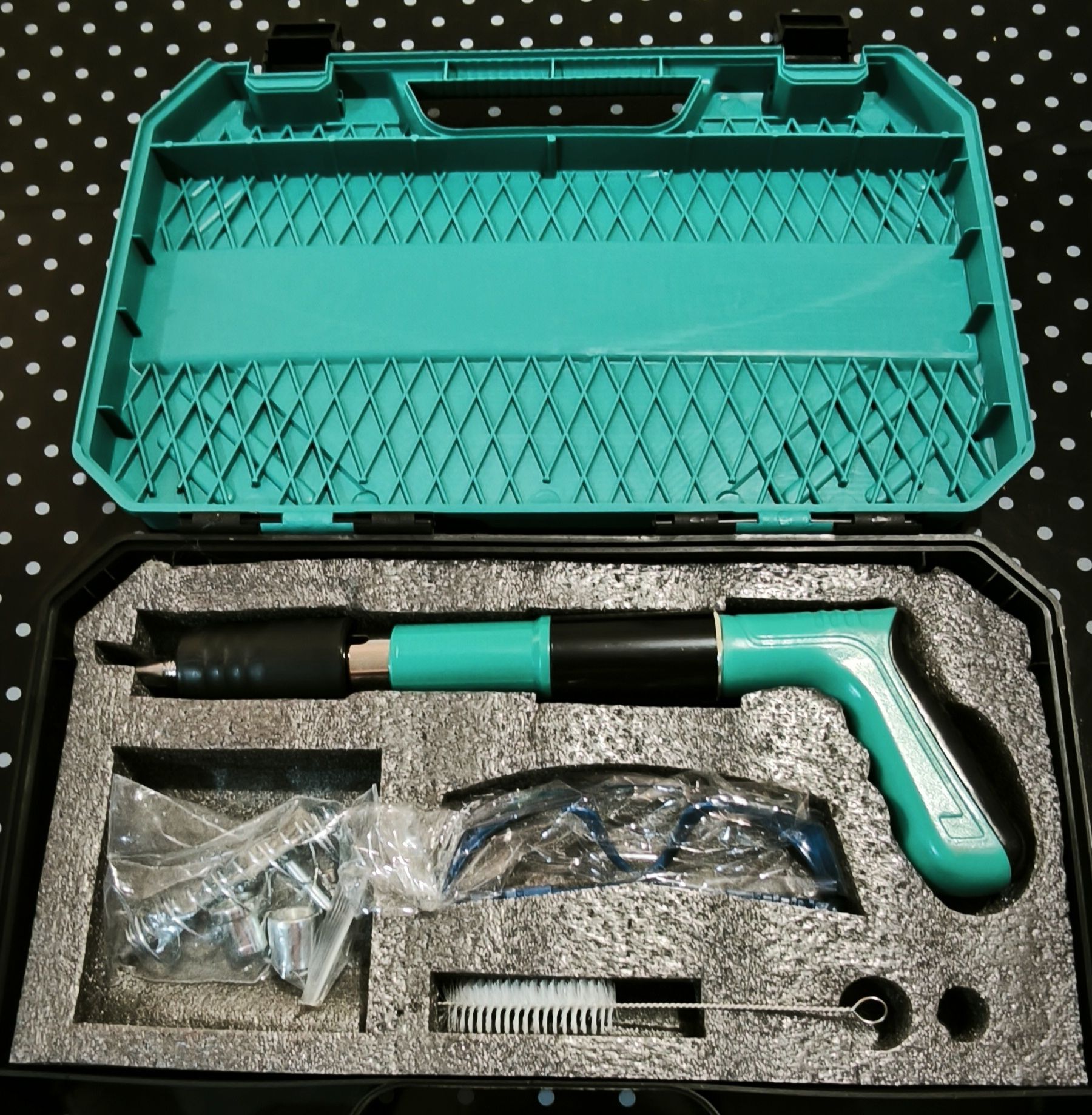 Pistola de pregos de aço,
