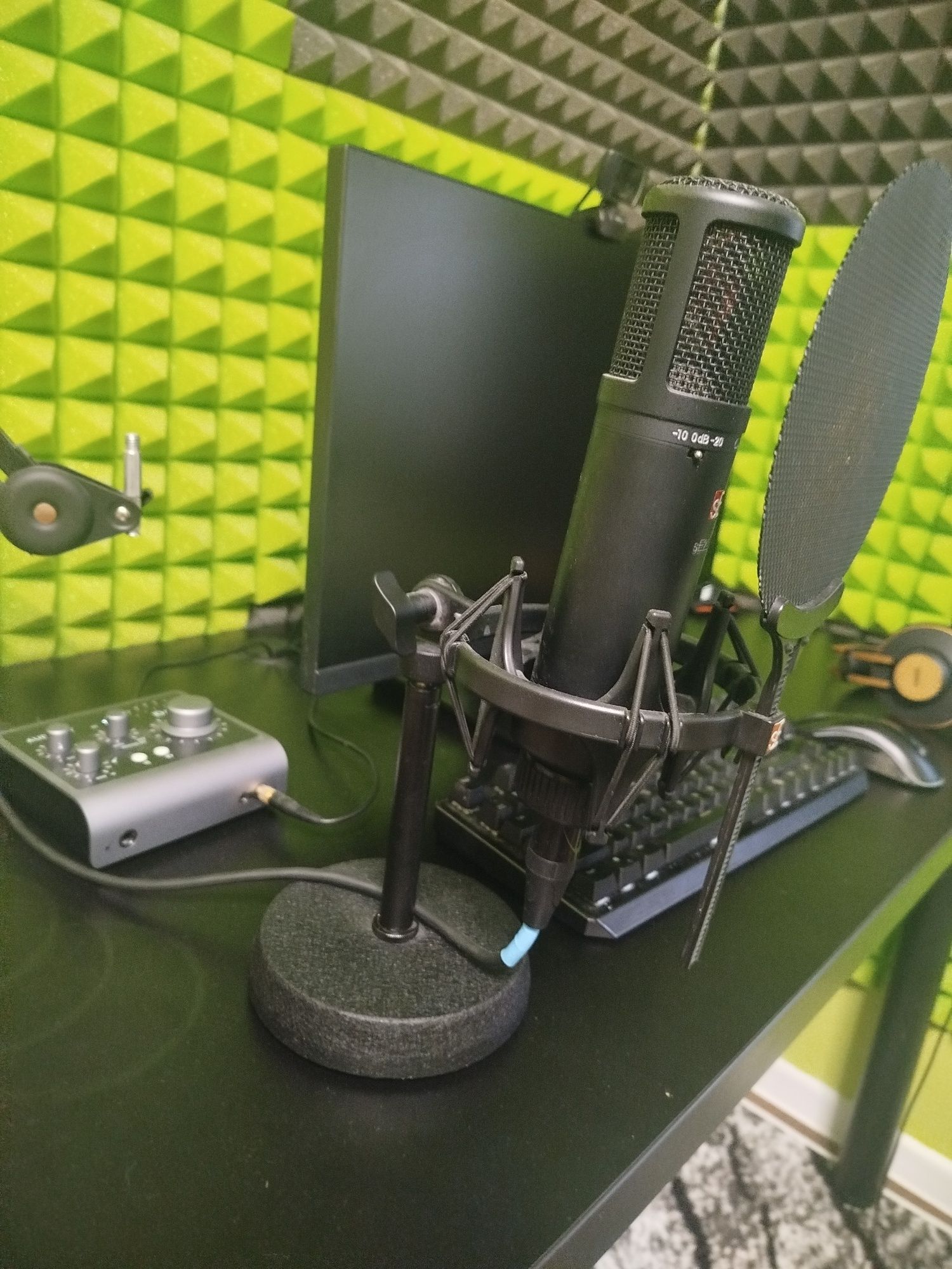 Mikrofon Se 2200 + 2 statywy, kable xlr 2 metry