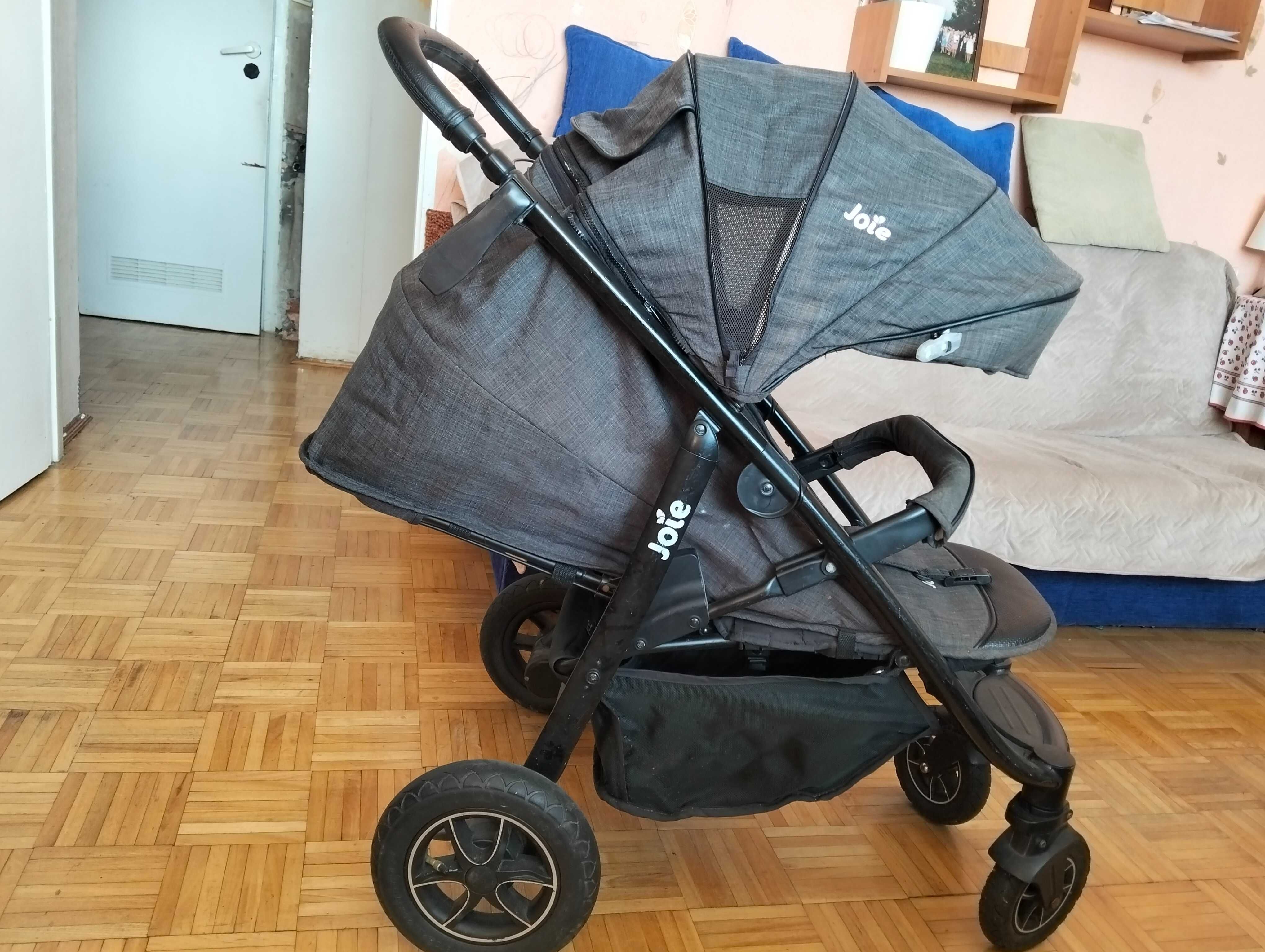 joie air litetrax 4 czarna spacerówka wozek pompowane koła